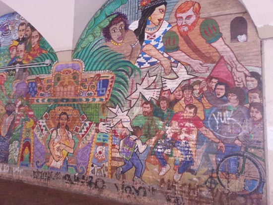 murales latino 550