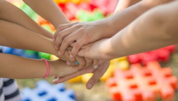 hands-2847508_1920