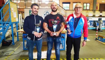 Podio squadre Raspadori Matteo garage imola argento squadra primo a sx ,al centro Cipriani Rimini oro e Cocchi CAB bronzo