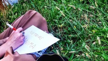 Certosa-mano-che-scrive