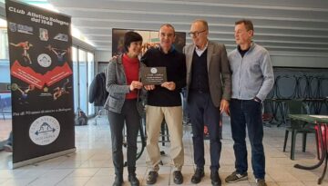PAOLO LANDUZZI PREMIATO DA ROBERTA LI CALZI CON GIOVANNI MORSIANI, CLAUDIO EVANGELISTI
